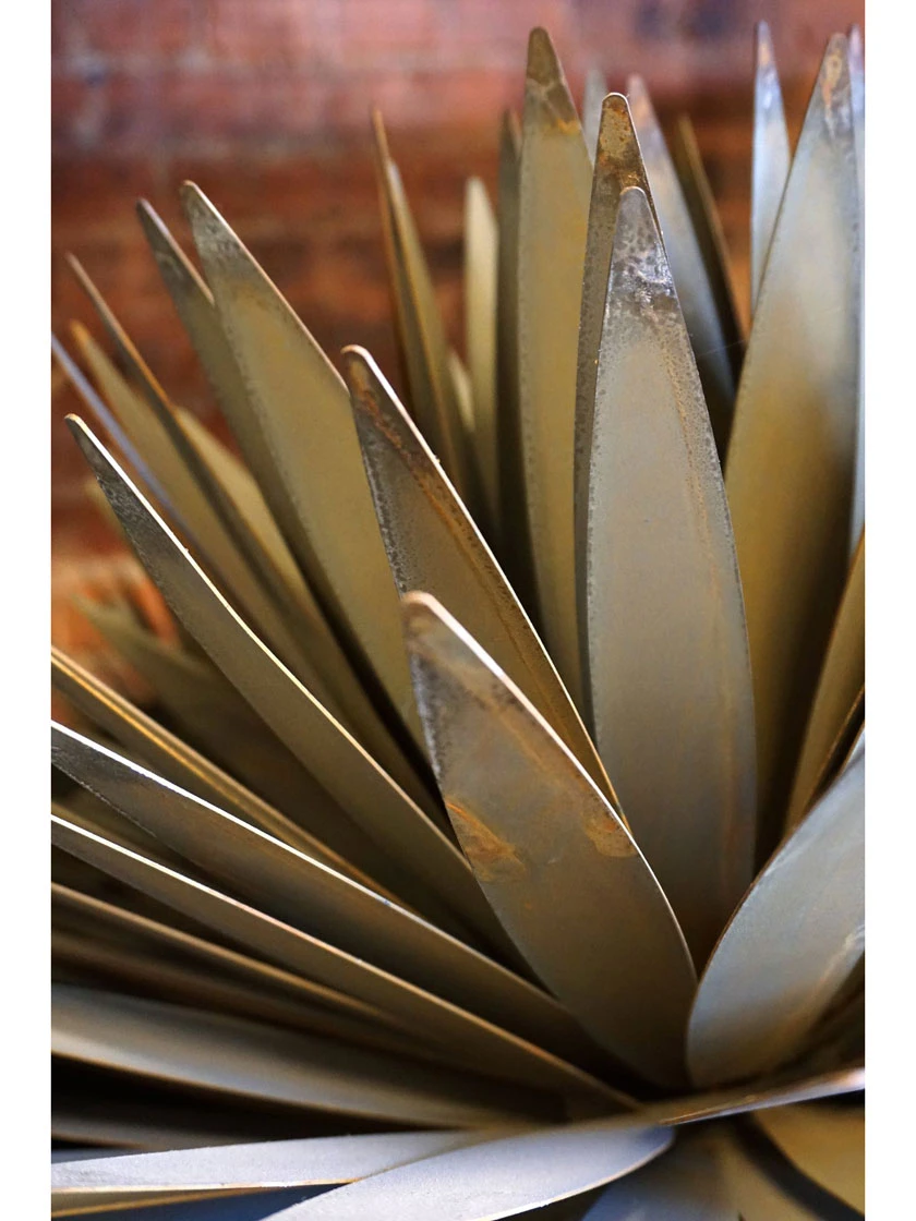 Desert Steel Yucca Plant Sculpture 2 Desert Steel Yucca Plant Sculpture - Image 2