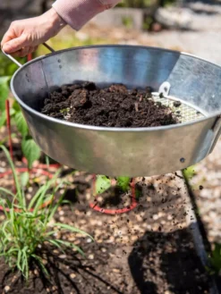 Gardener's Compost Soil Sifter -Garden Series Store 8611018 160 tif